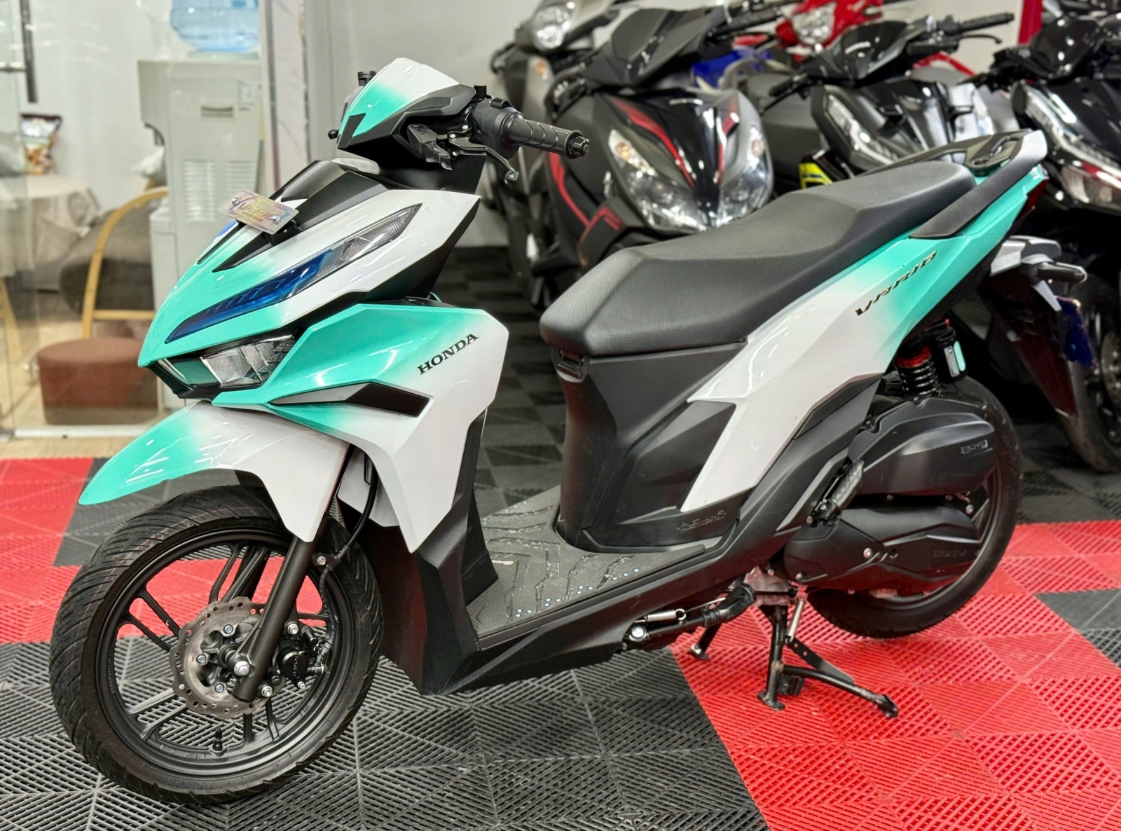 Vario 125 2025 50AD-13041