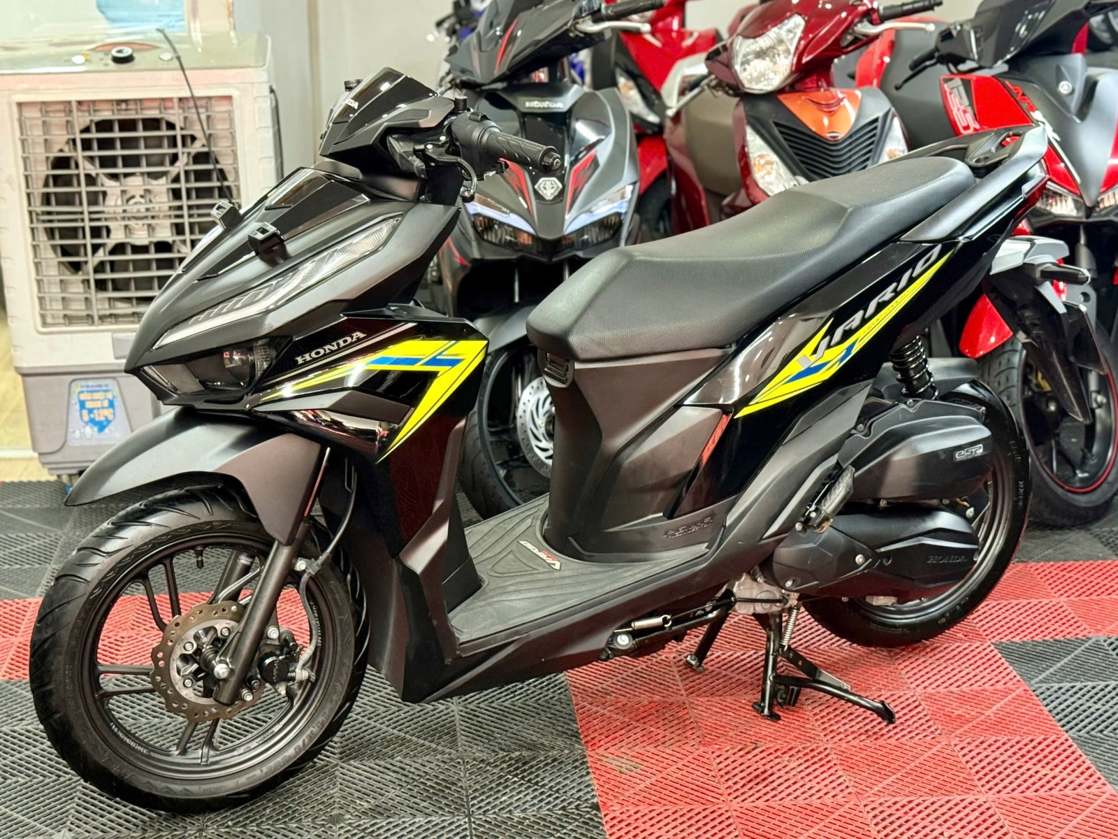 Vario 125 2025 94AA-08226