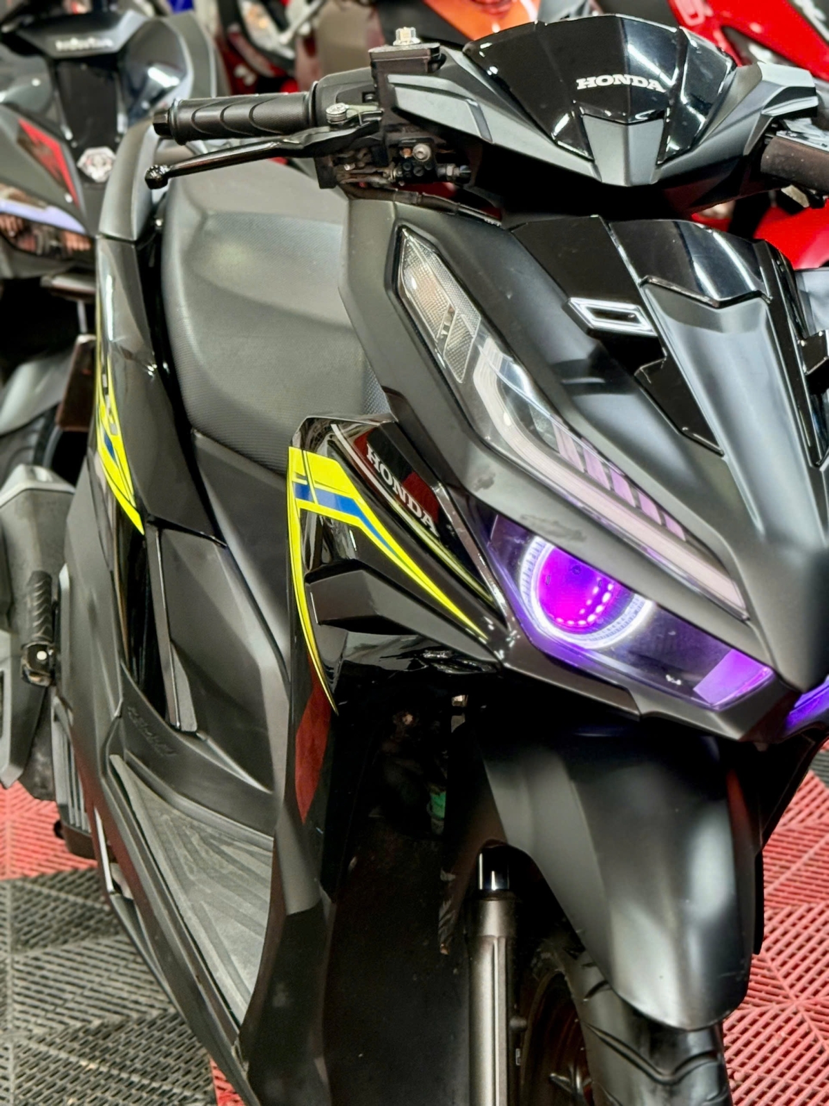 Vario 125 2025 94AA-08226