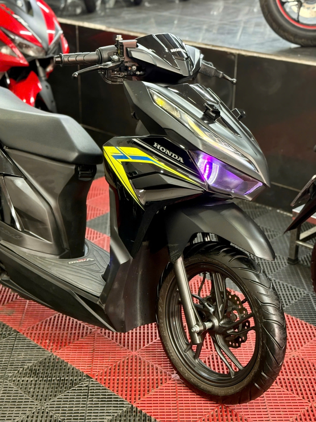 Vario 125 2025 94AA-08226