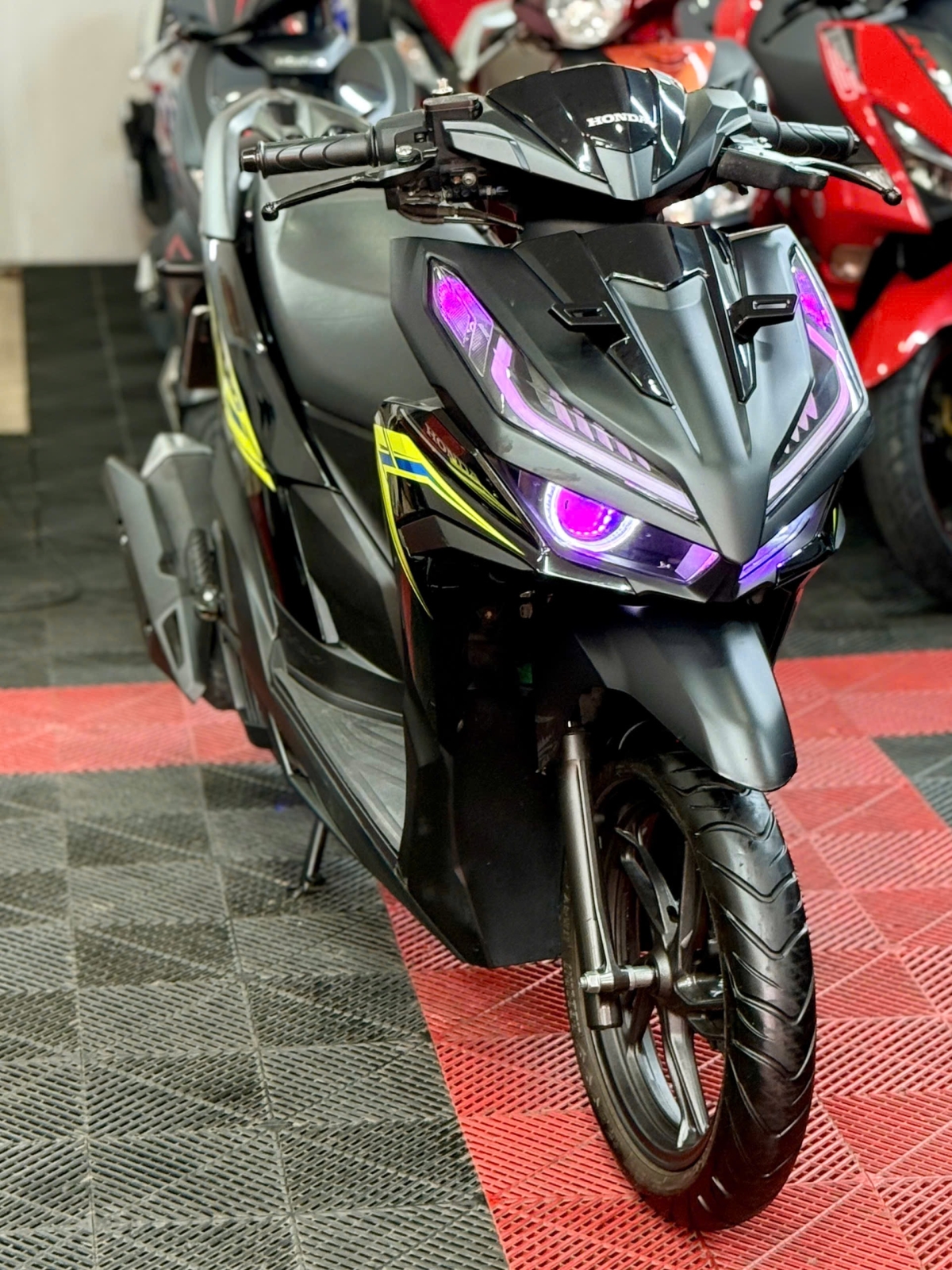 Vario 125 2025 94AA-08226