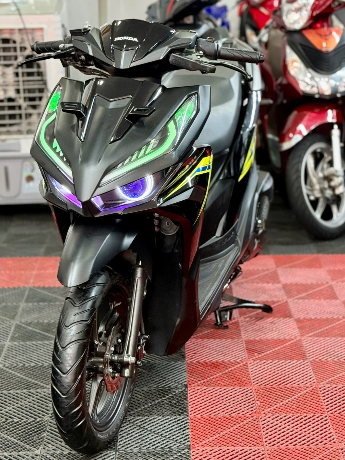 Vario 125 2025 94AA-08226