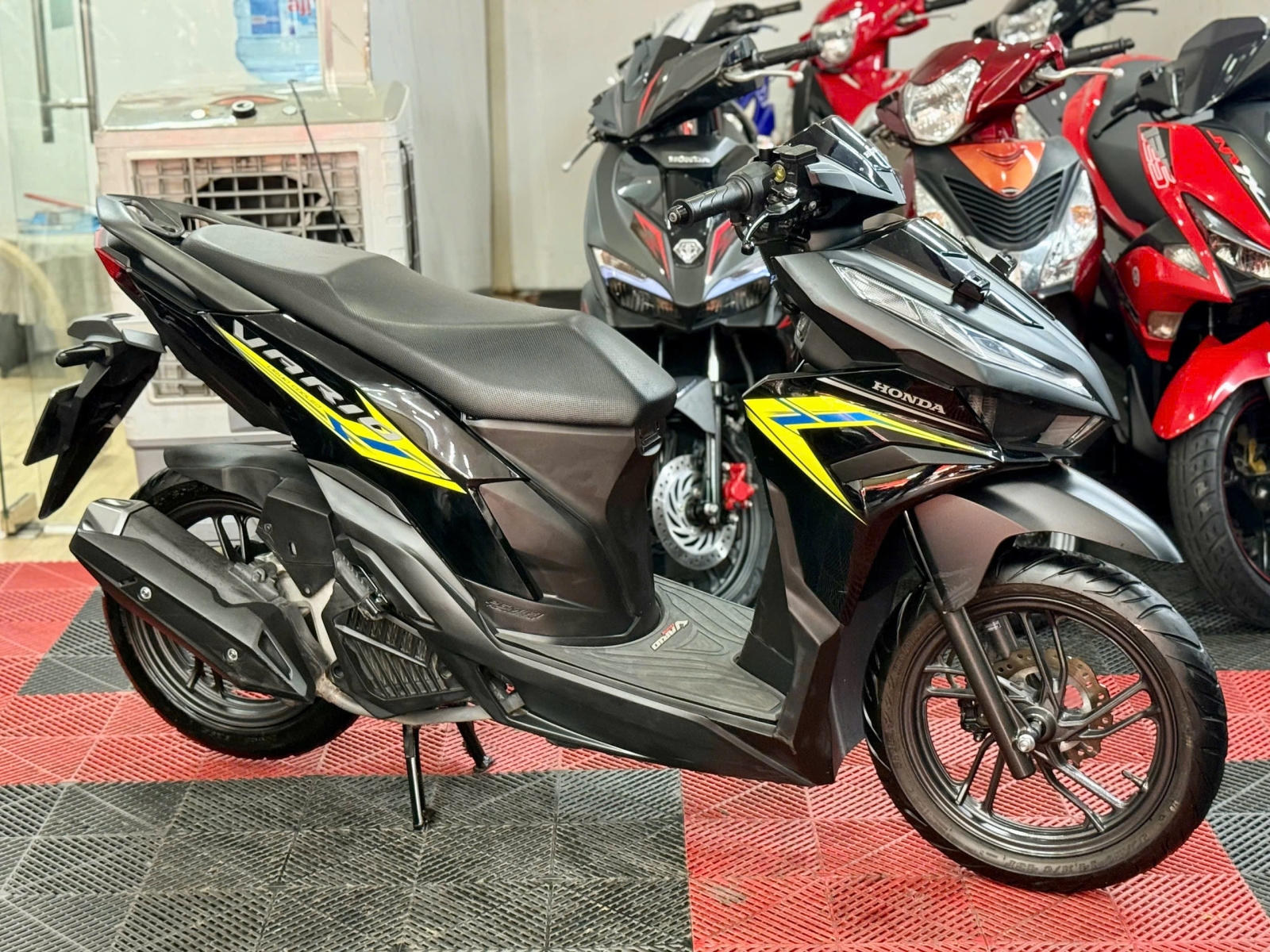 Vario 125 2025 94AA-08226