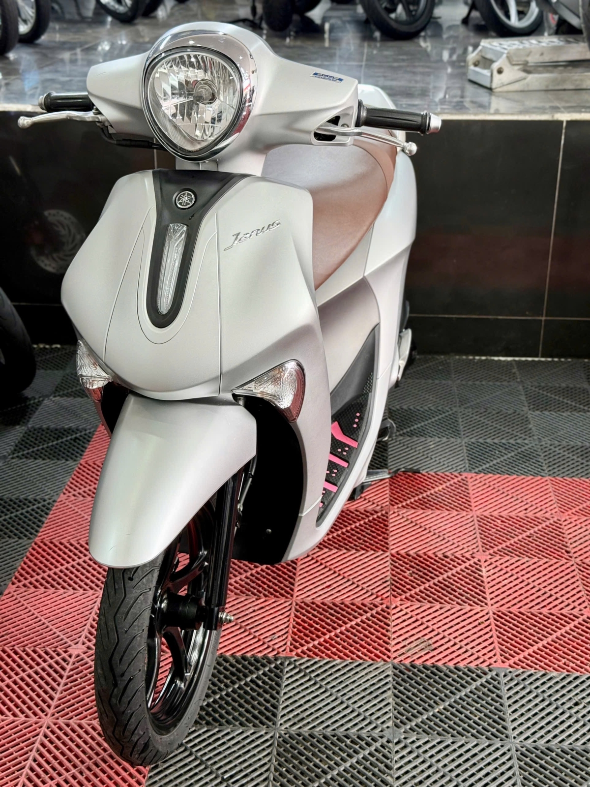 Janus 2024 SMK 62K1-43337