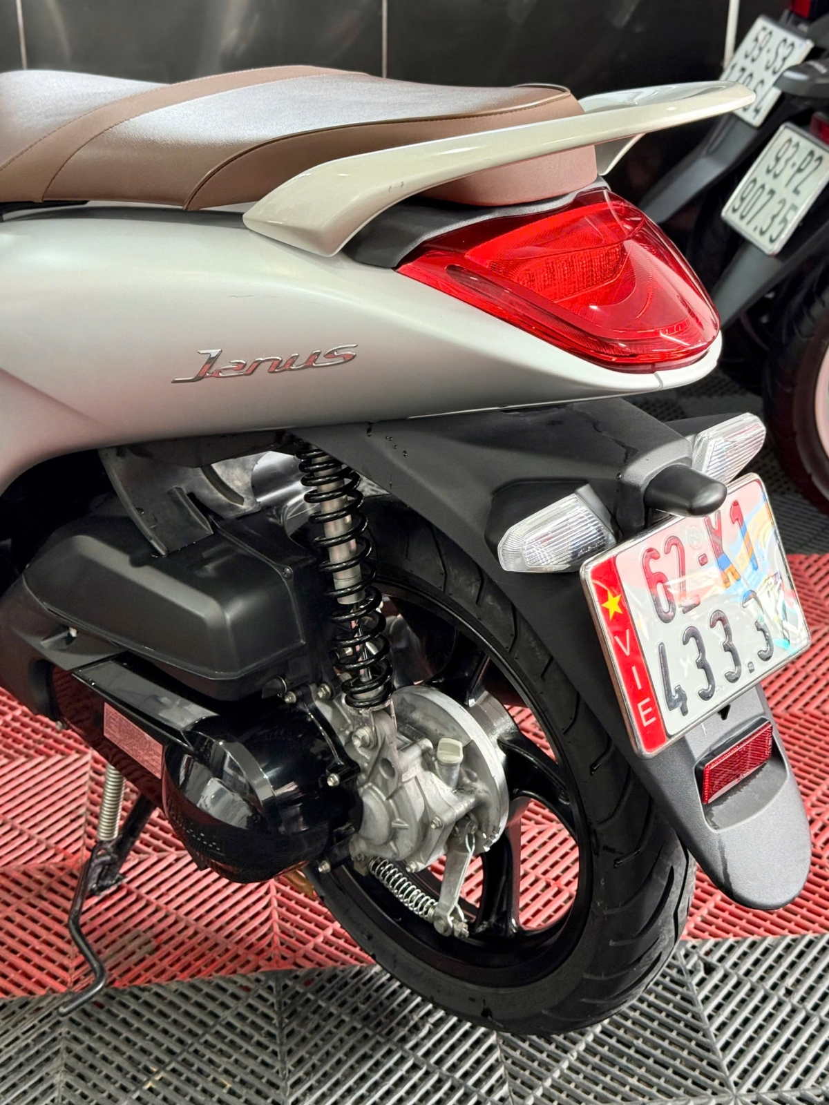 Janus 2024 SMK 62K1-43337