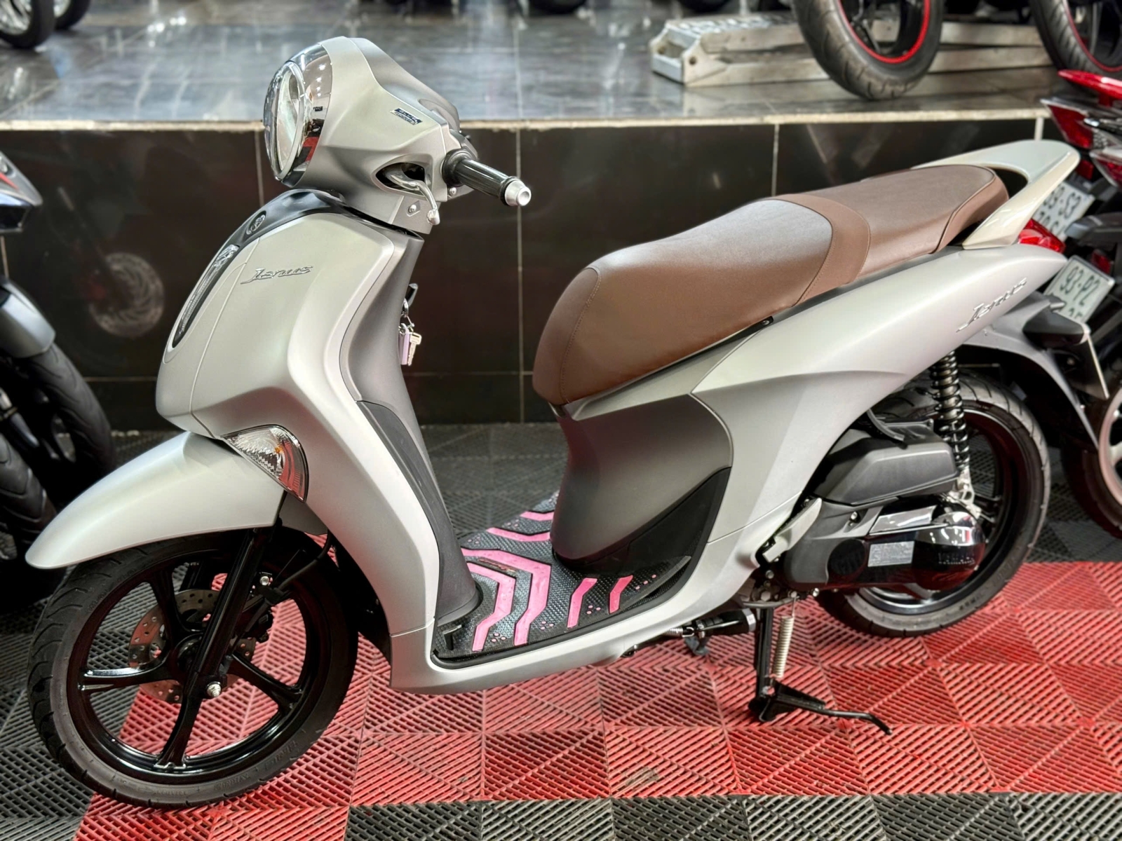 Janus 2024 SMK 62K1-43337