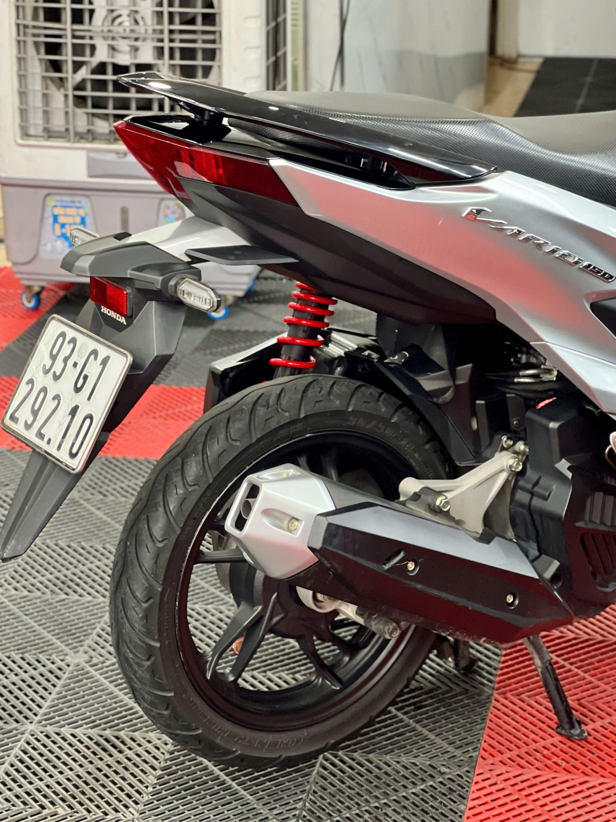 Honda Vario150 Bạc Porcher 2022 93G1-29210