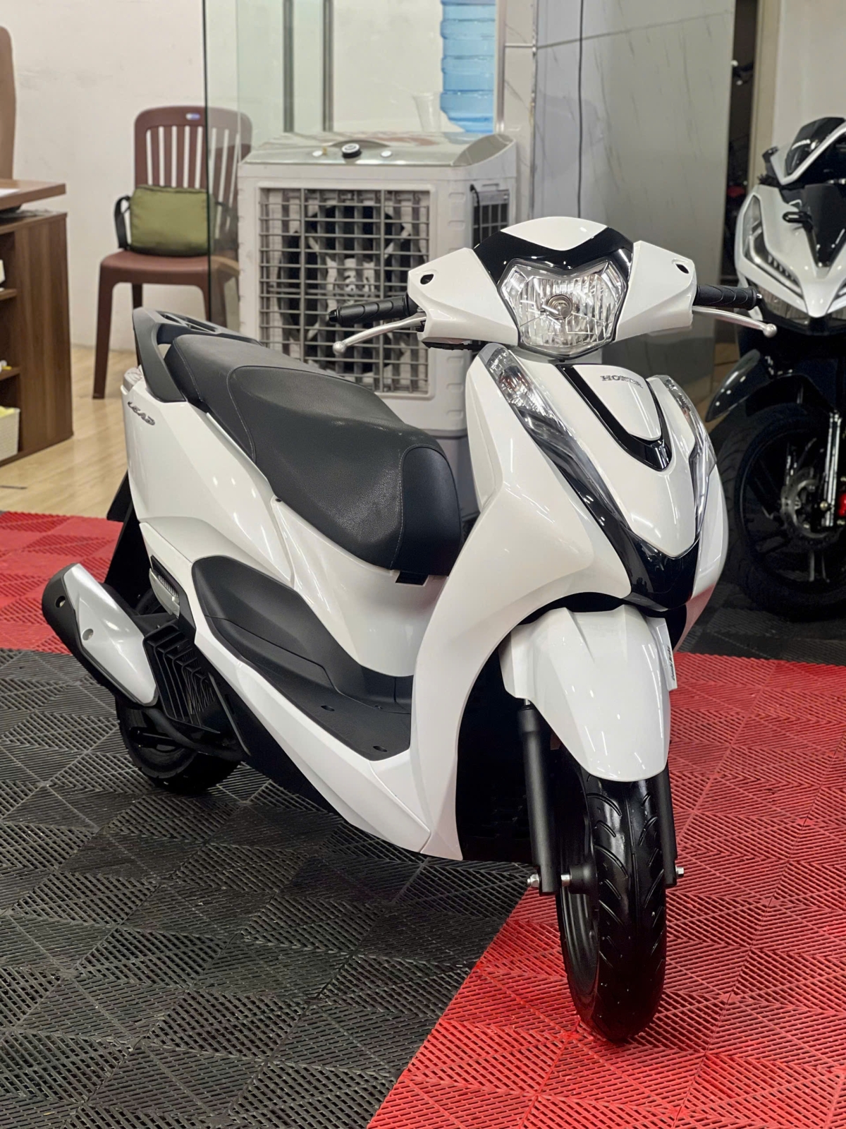 Honda Lead 2022 Trắng-Đen Sporty 59F2-35585