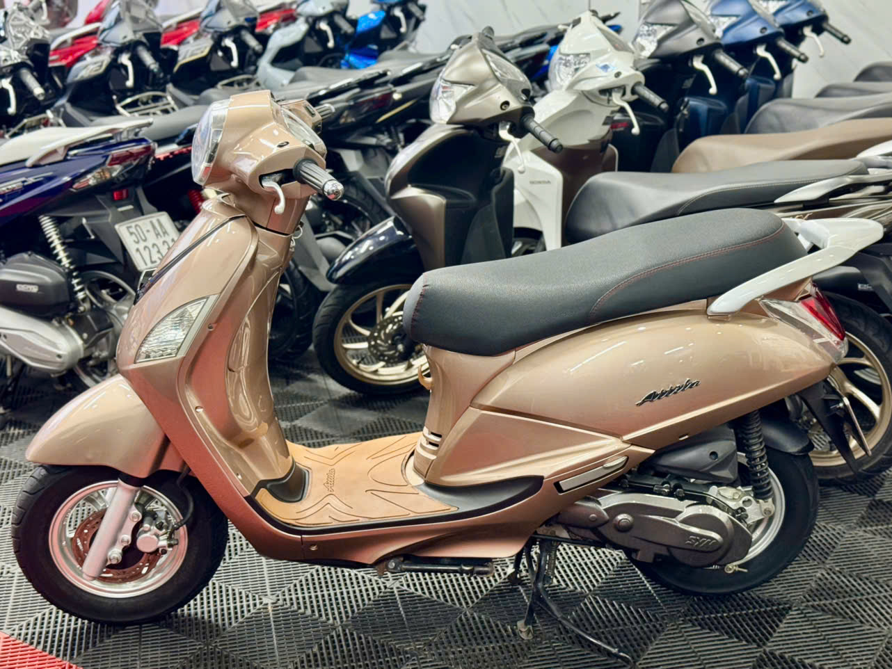 SYM Elizabeth Fi 2012 Vàng TFT 49B1-13888