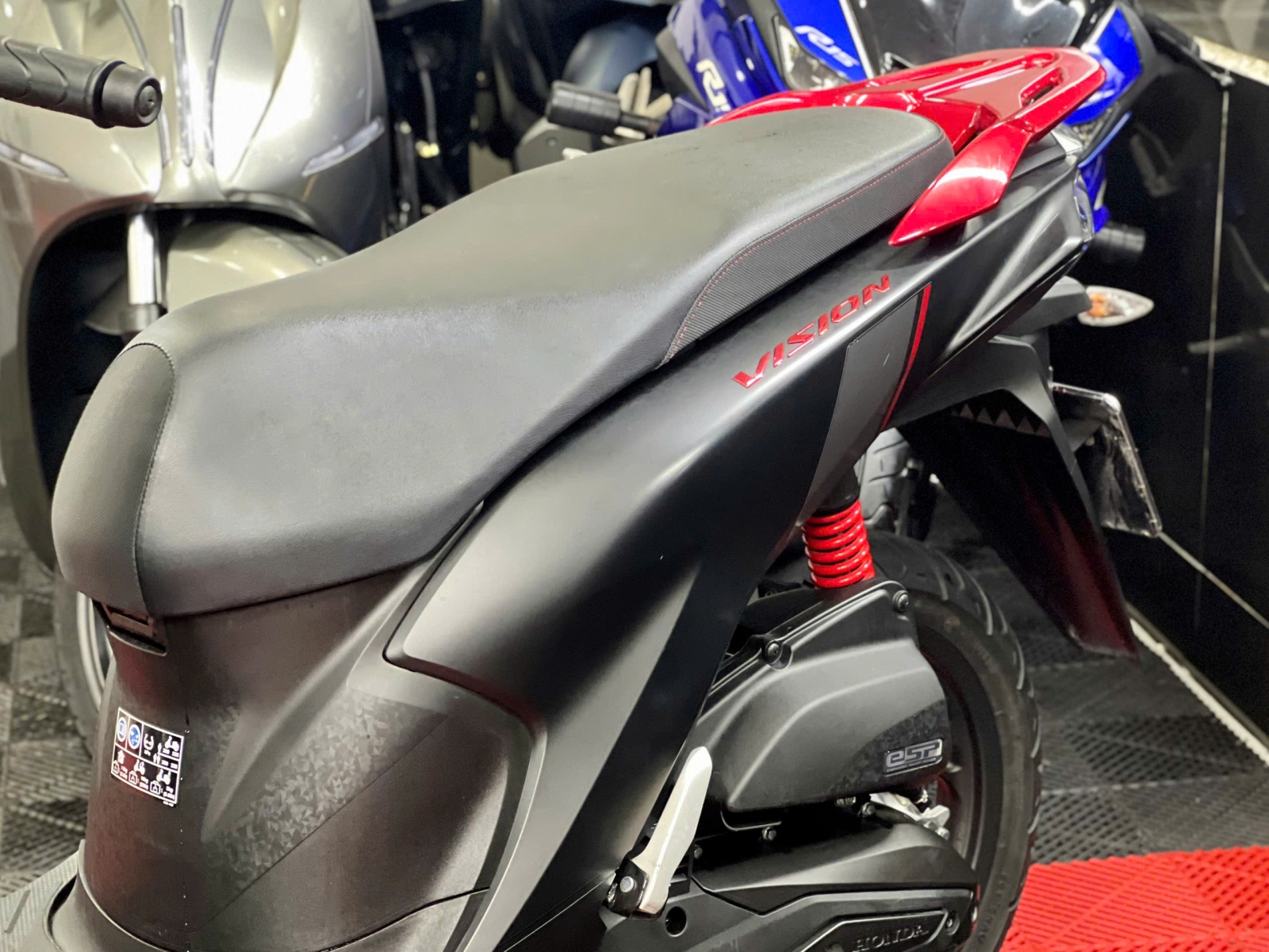 Honda Vision 2025 2000km bản" Thể Thao" 68AA-55360