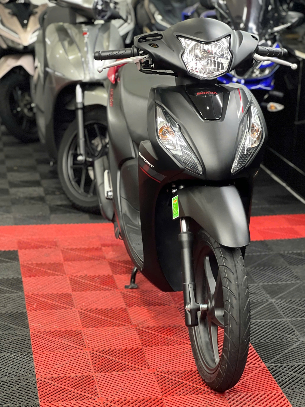 Honda Vision 2025 2000km bản" Thể Thao" 68AA-55360