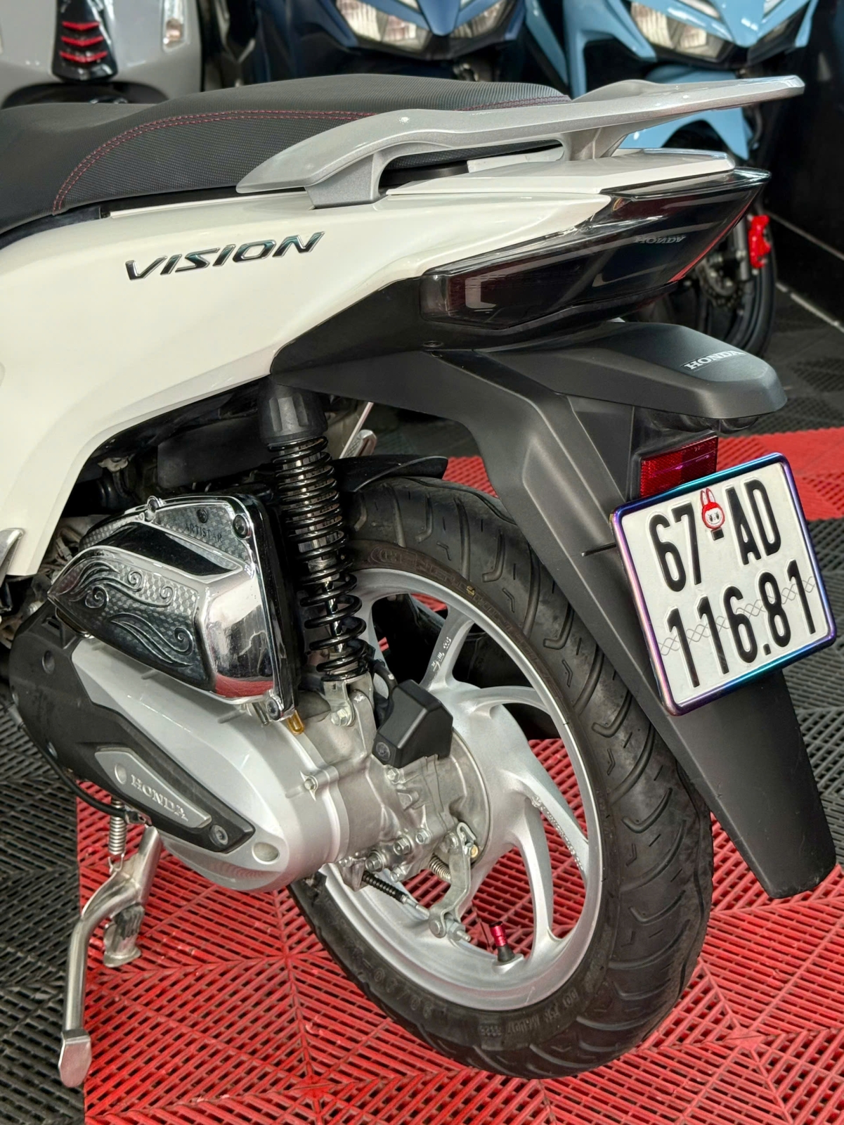 Honda Vision kiễng 67AD-11681