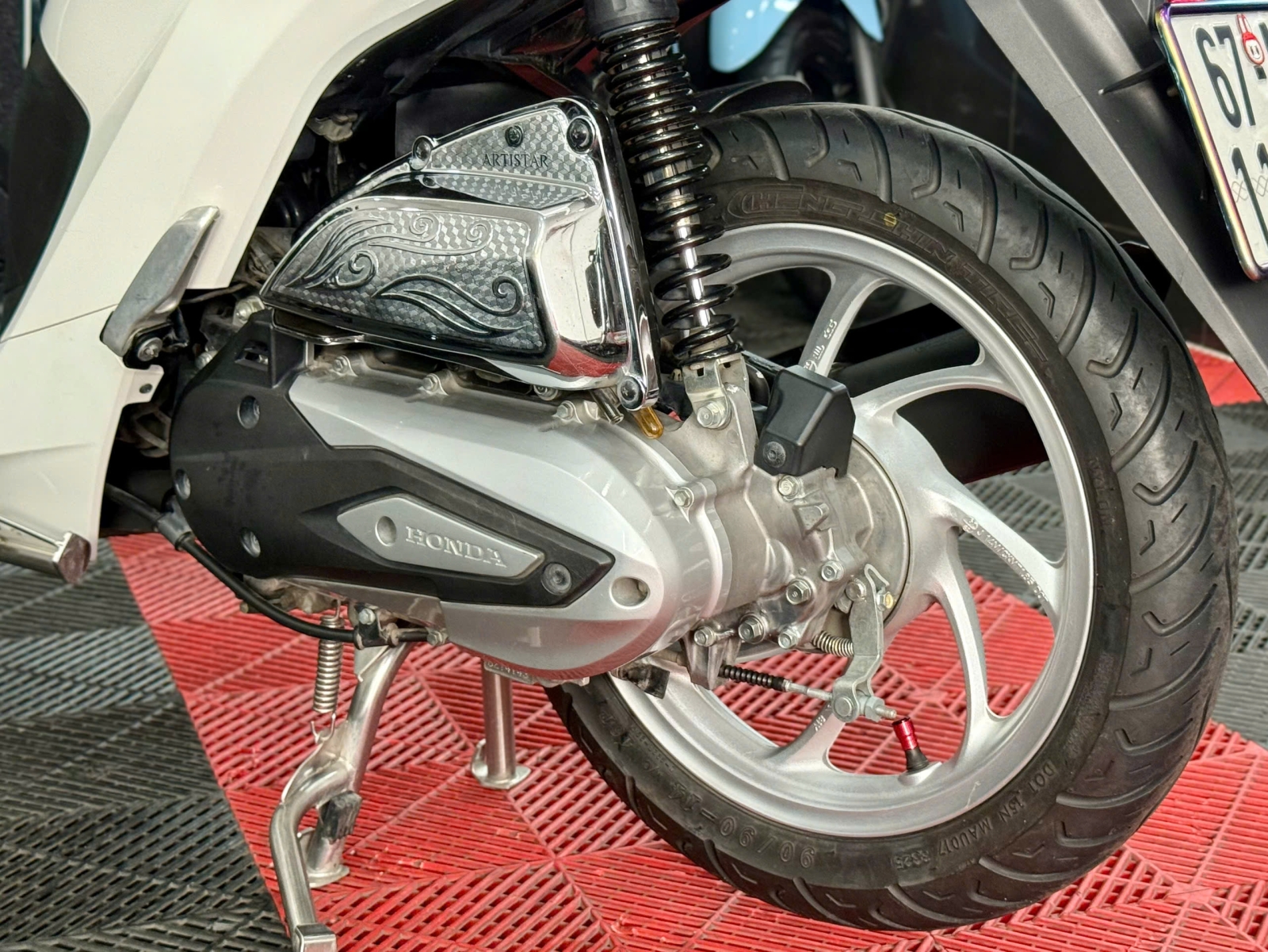 Honda Vision kiễng 67AD-11681