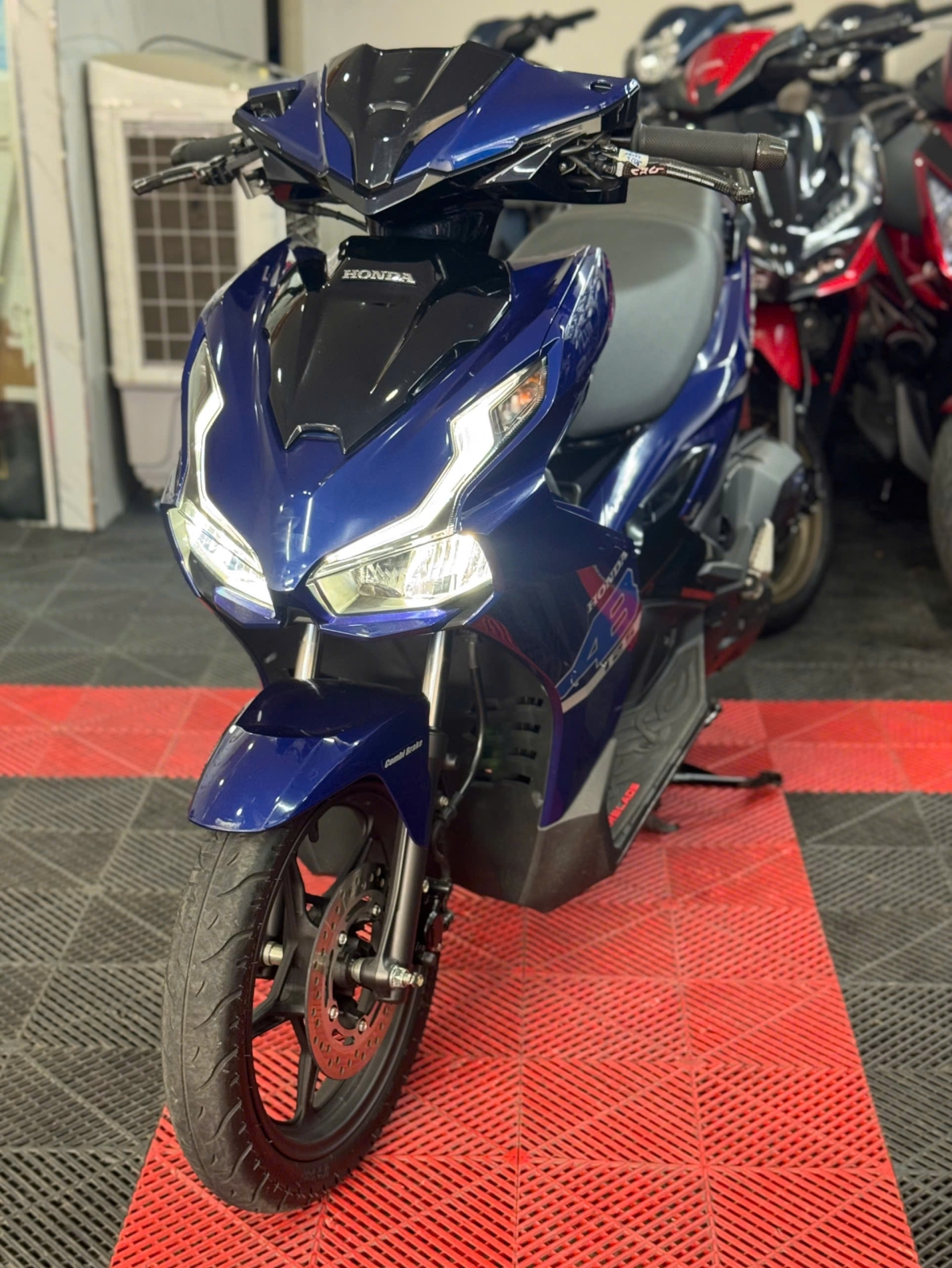Honda Airblade 125 đời 2023 4000km 71C1-73566