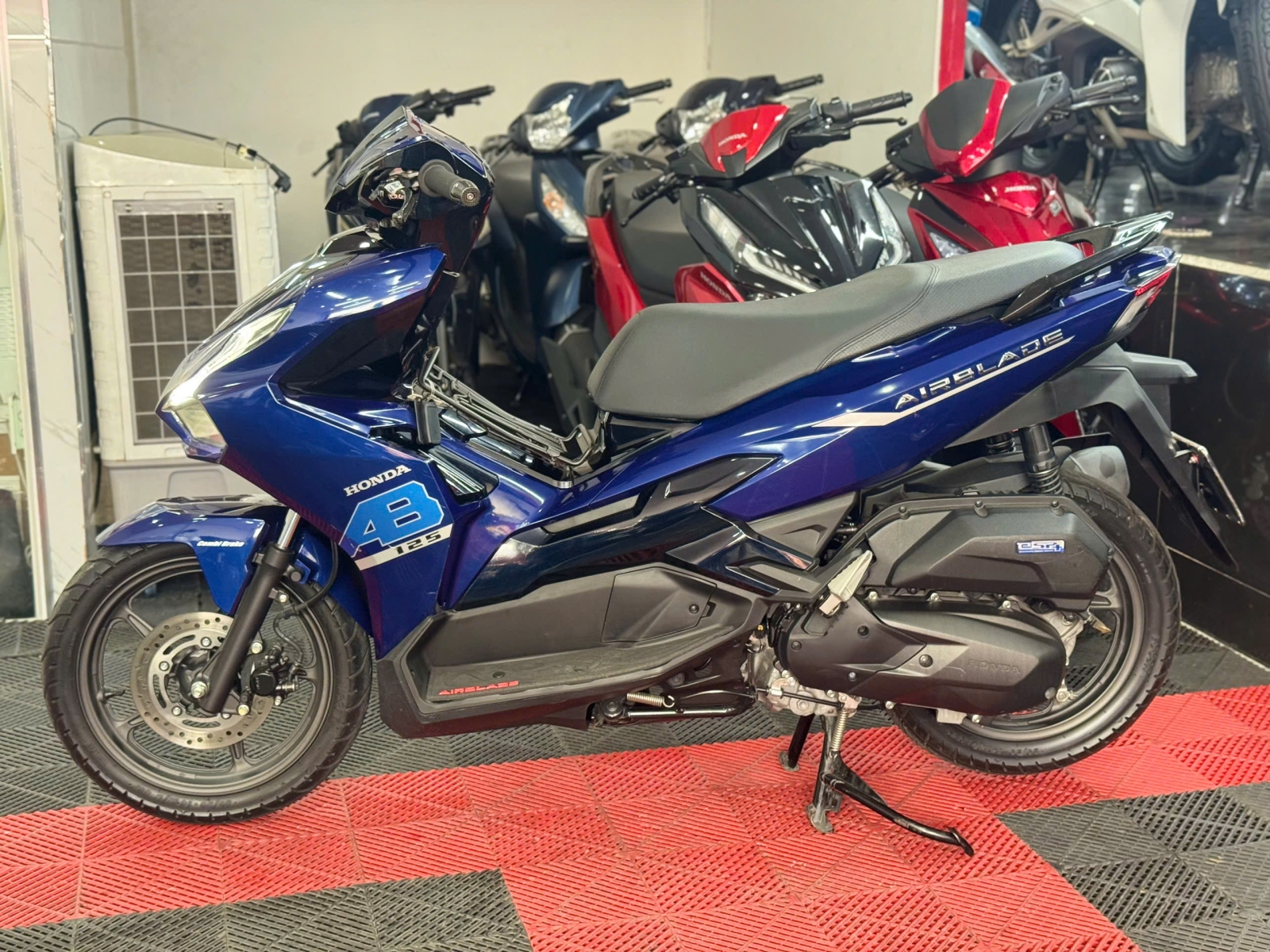 Honda Airblade 125 đời 2023 4000km 71C1-73566