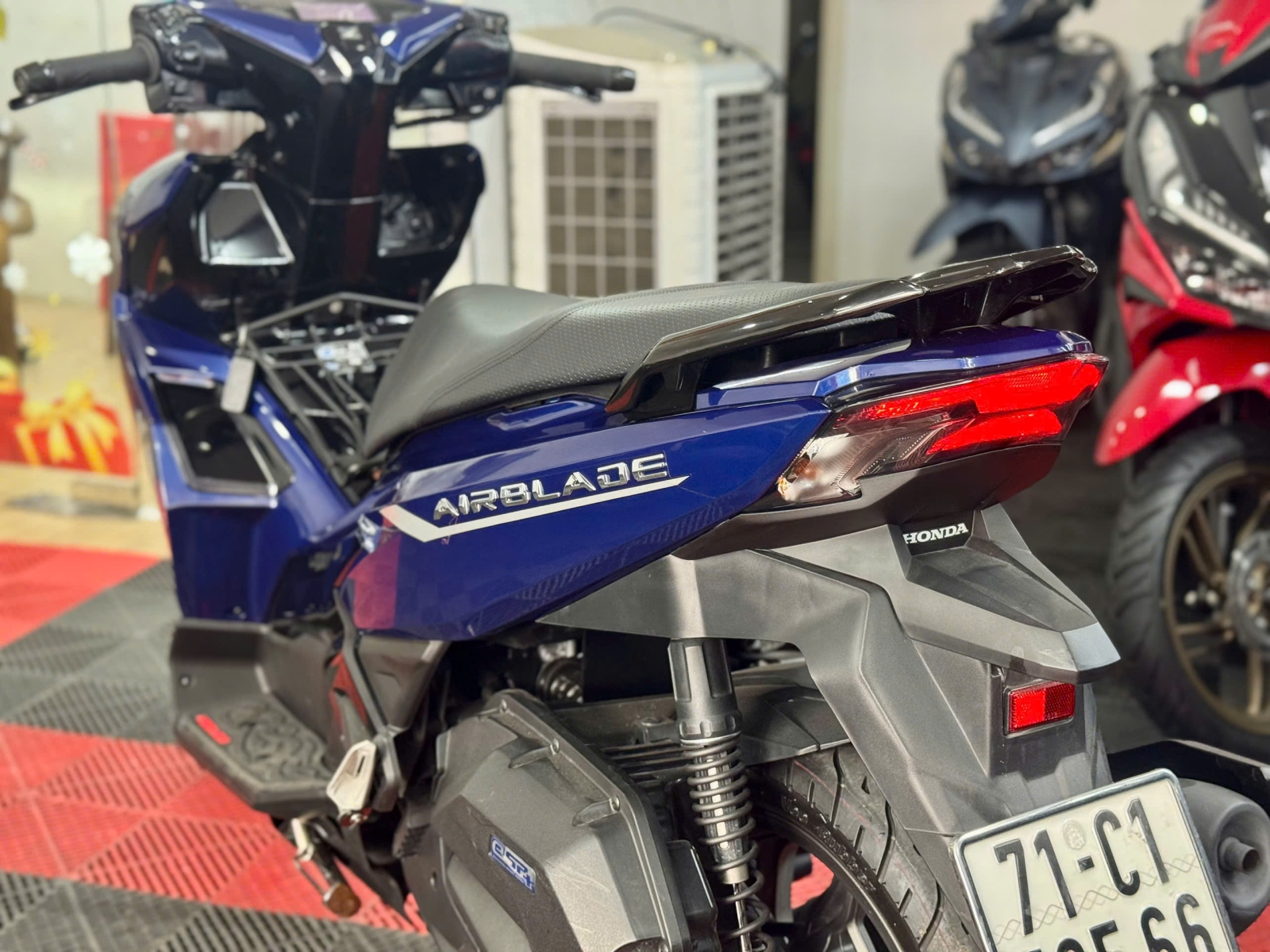 Honda Airblade 125 đời 2023 4000km 71C1-73566
