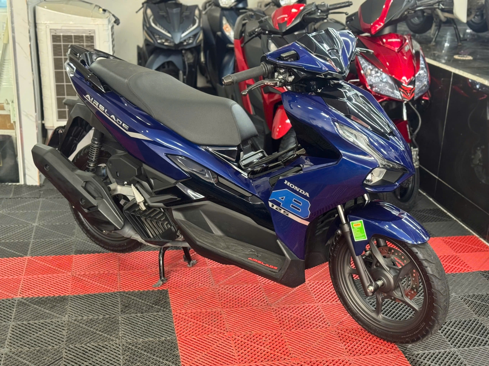 Honda Airblade 125 đời 2023 4000km 71C1-73566