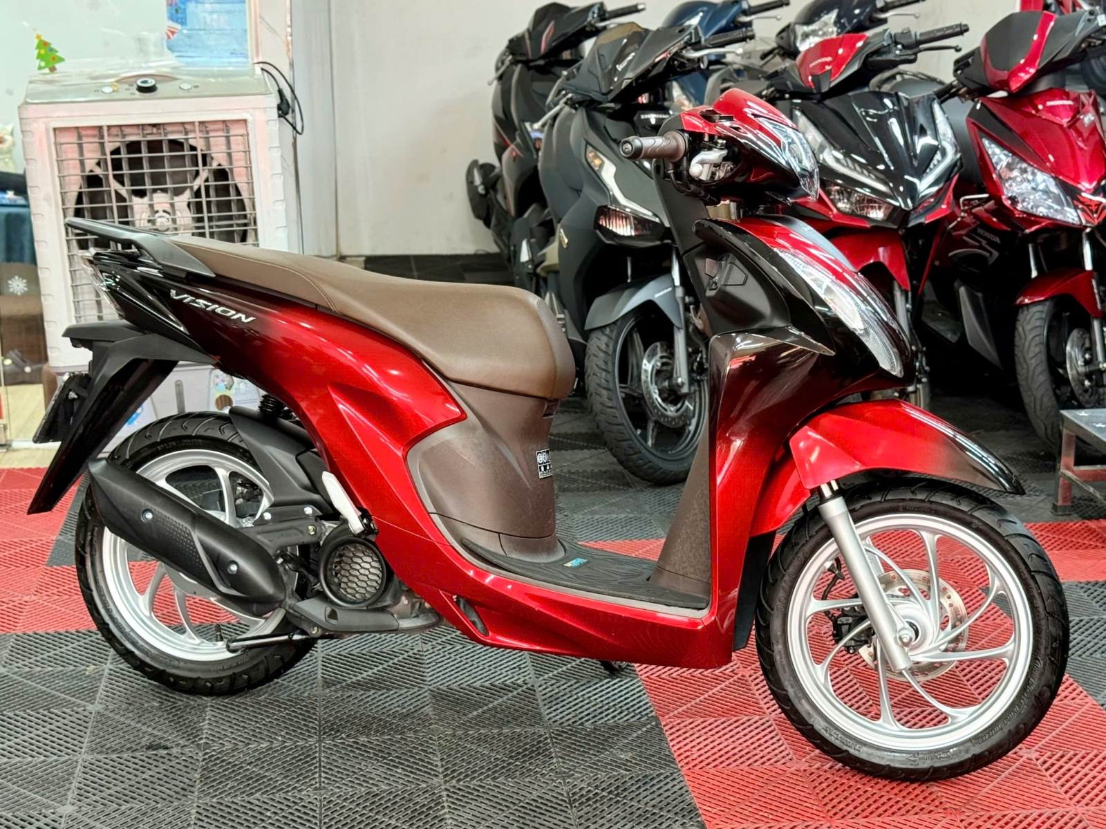 Honda Vision 2000km 2025 50AA-07121