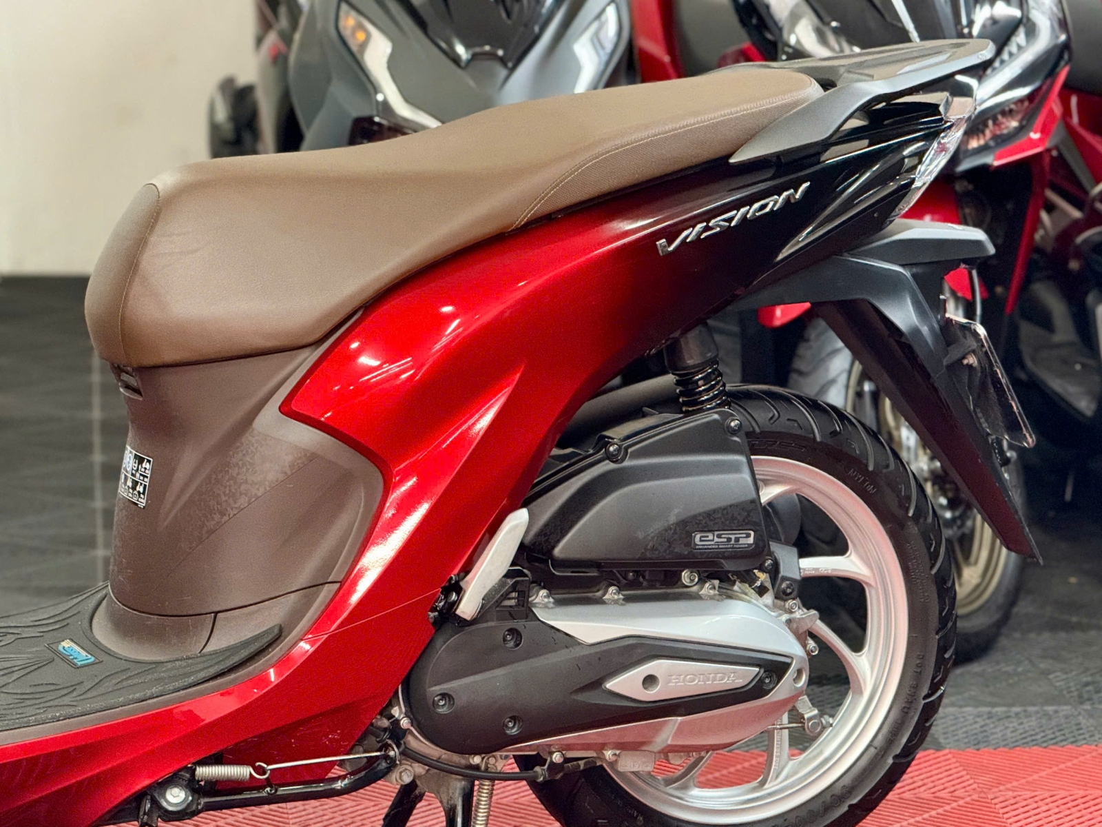 Honda Vision 2000km 2025 50AA-07121