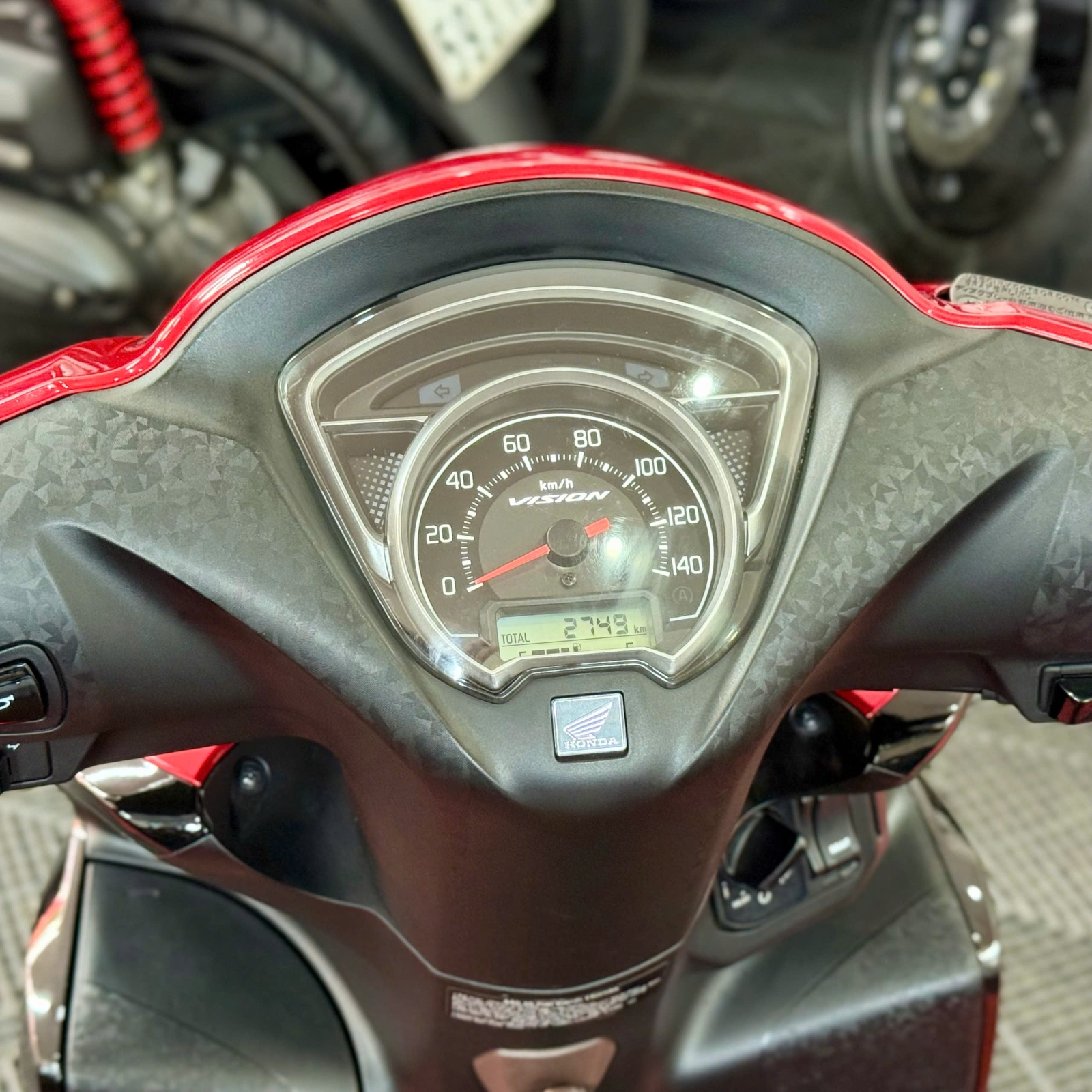 Honda Vision 2000km 2025 50AA-07121