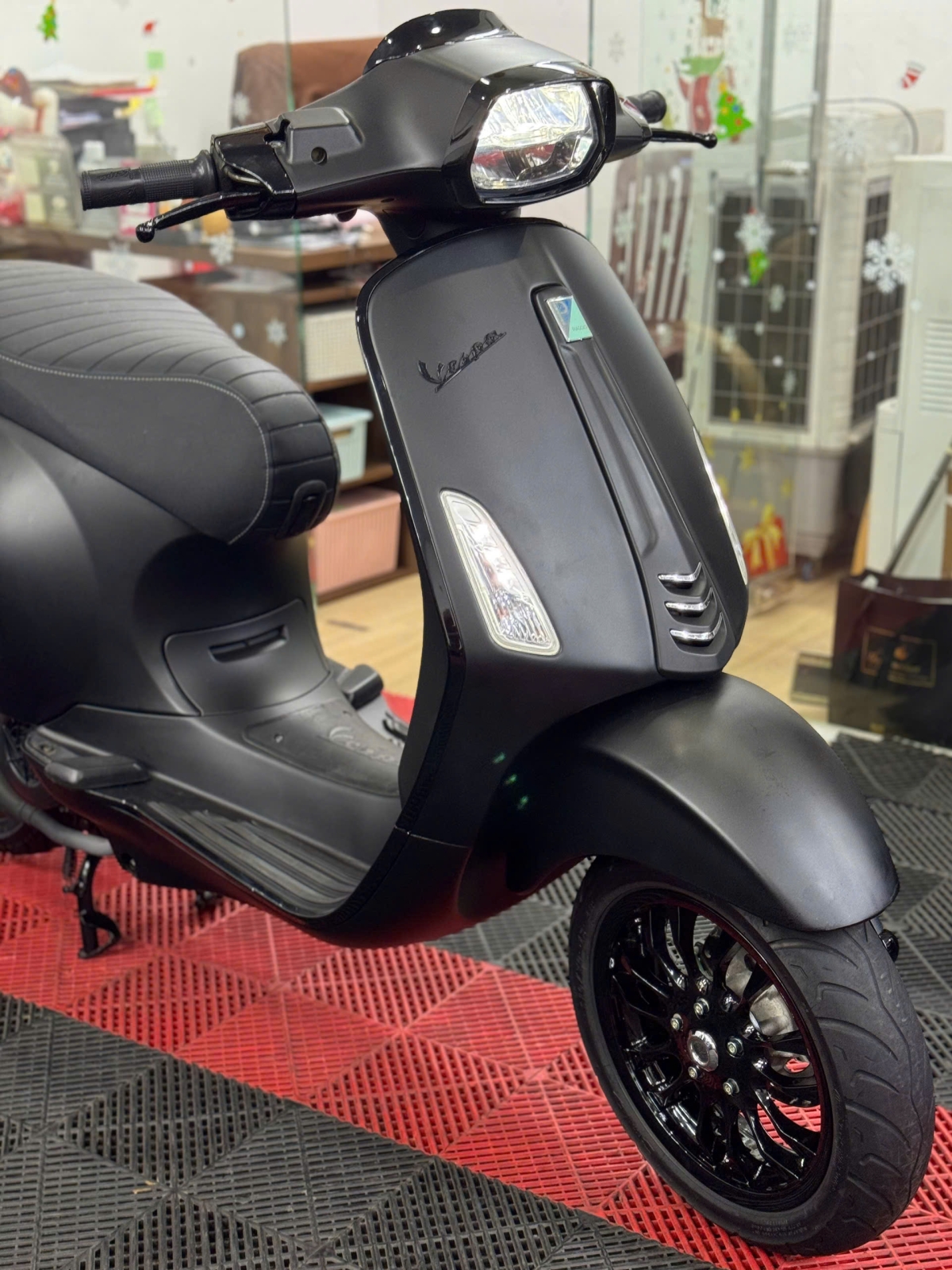 Piaggio Vespa Sprint 150 3vie Biển 67D1-42048 
