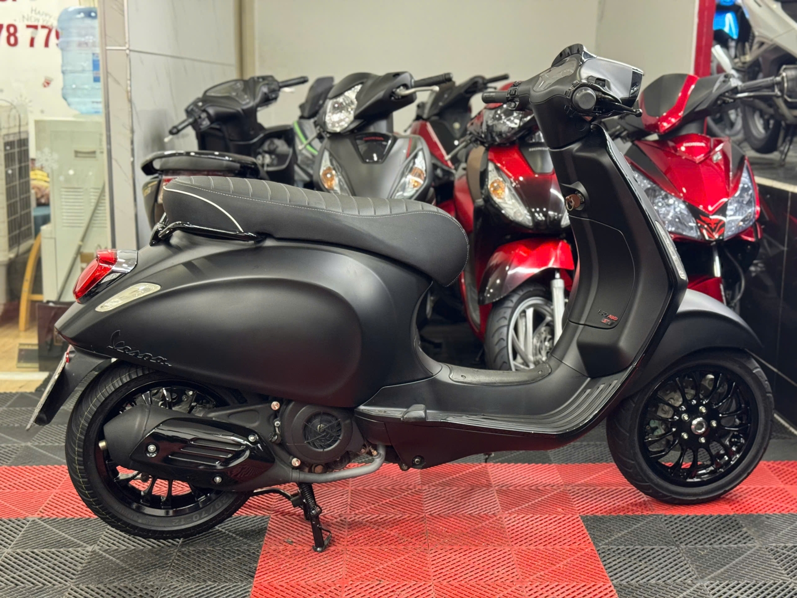 Piaggio Vespa Sprint 150 3vie Biển 67D1-42048 