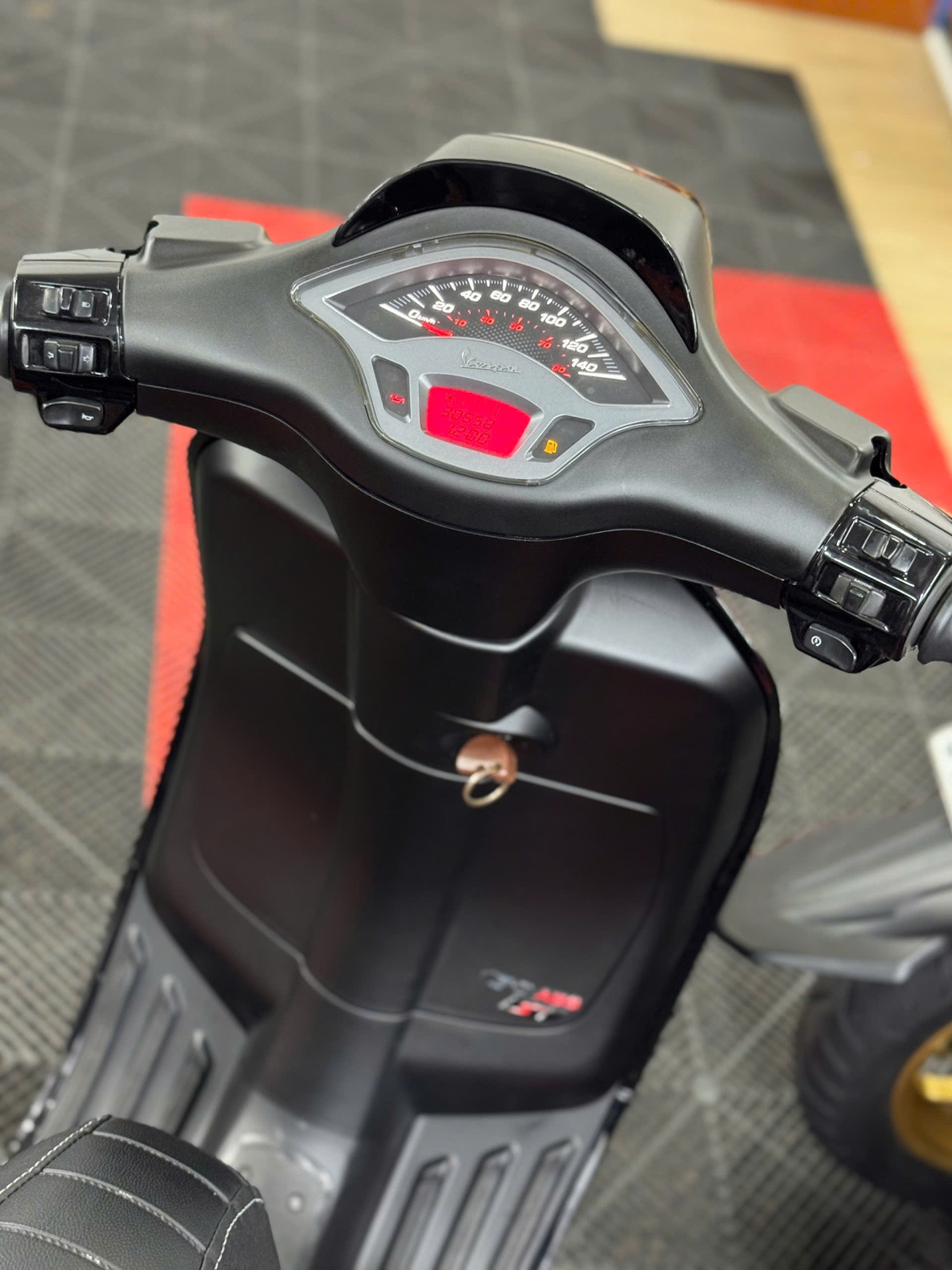 Piaggio Vespa Sprint 150 3vie Biển 67D1-42048 