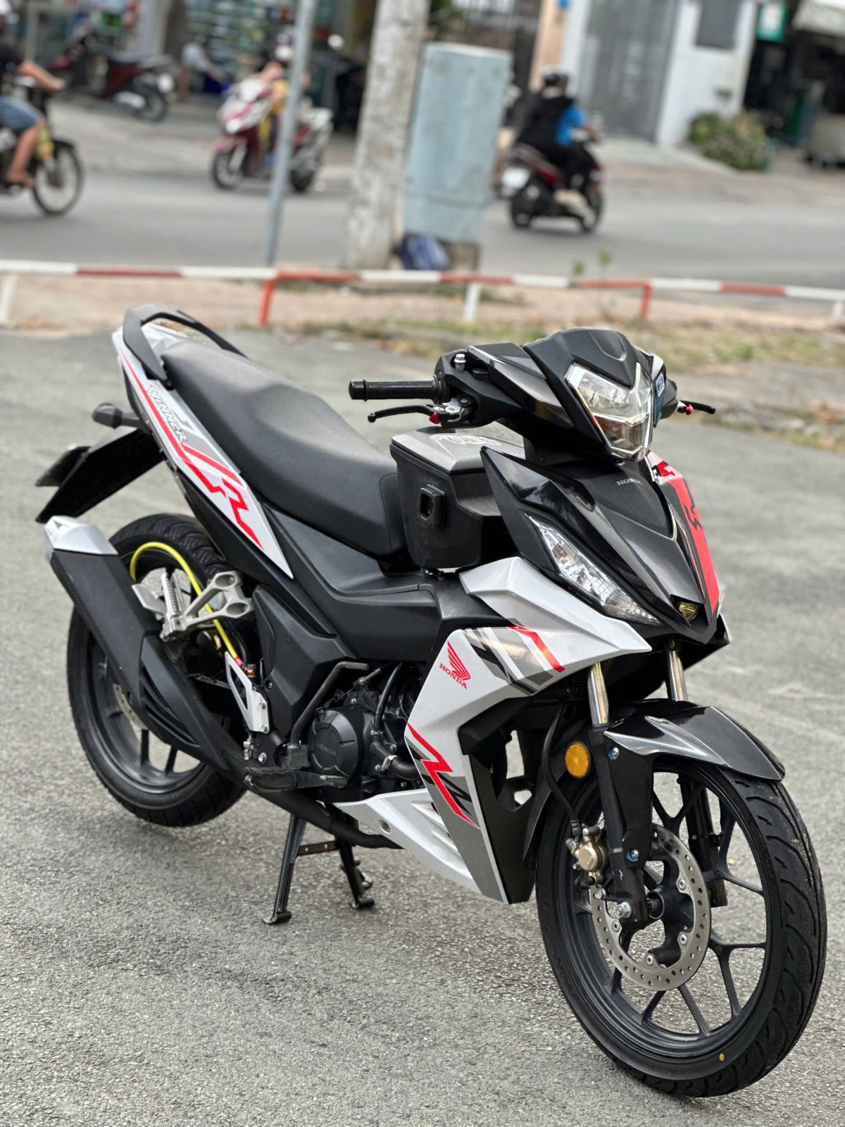 HONDA WINNER V1 68AB-876.16