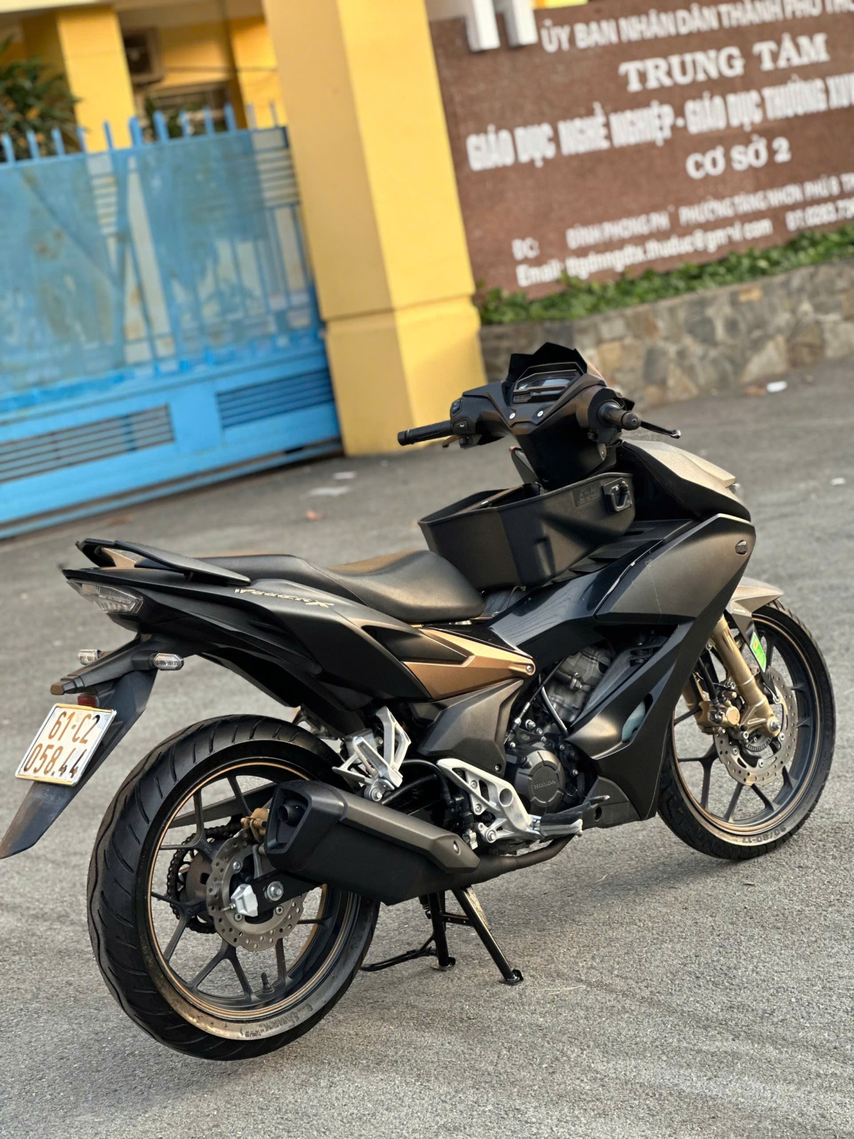 HONDA WINNER X V2 61C2-058.44