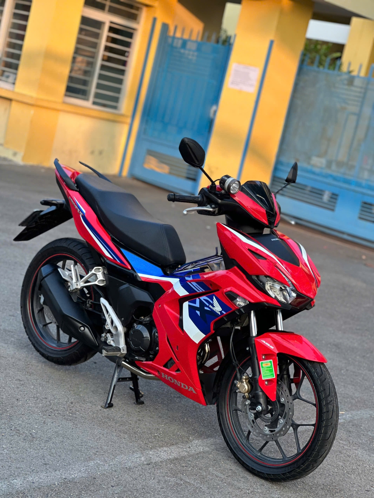 HONDA WINNER X V3 ABS BS 94M1-015.66