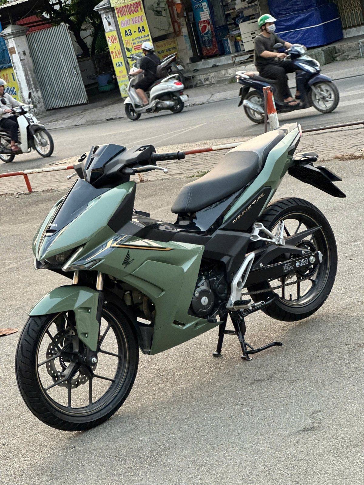 HONDA WINNER R BS 64AA-006.76