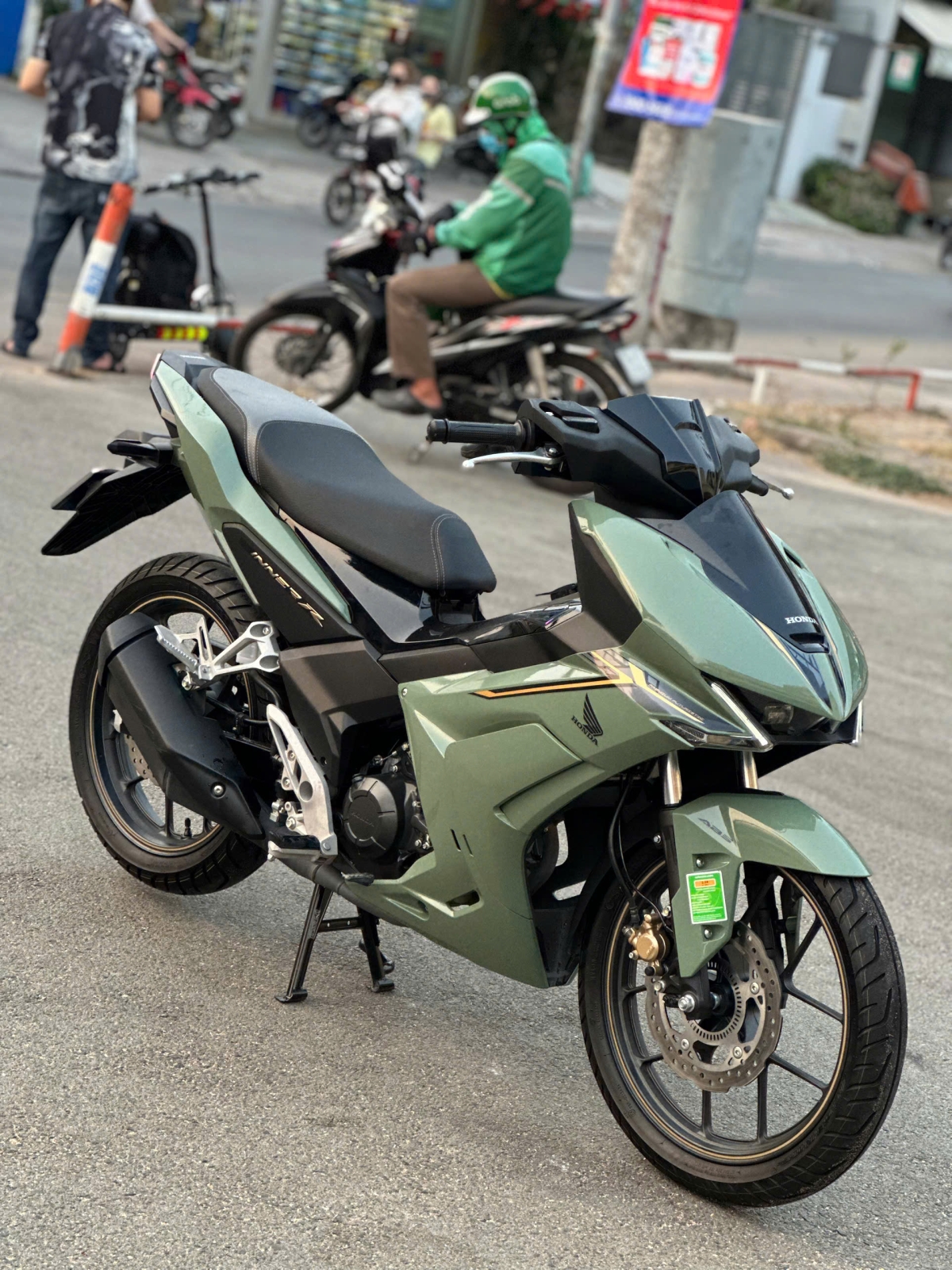 HONDA WINNER R BS 64AA-006.76