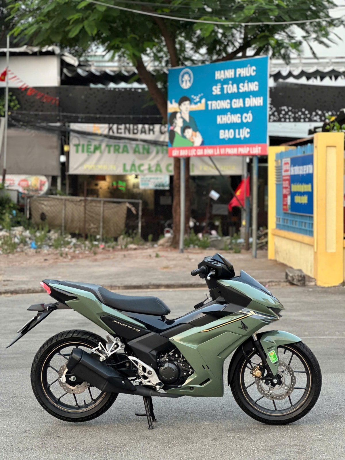 HONDA WINNER R BS 64AA-006.76